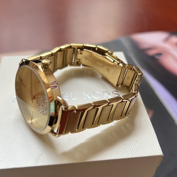 MICHAEL KORS WATCH AUTHENTIC GOLD NEW BATTERY - Picture 3 of 9